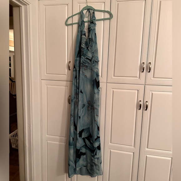 Beautiful blue with gold floral pattern. Perfect for a summer night! - Picture 2 of 9